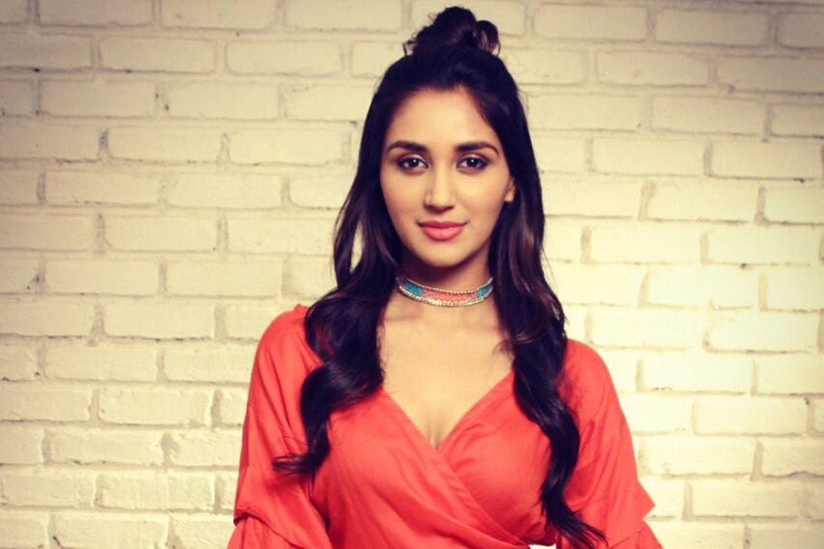 बॉलिवूडला कोरोनाचा विळखा आणखी घट्ट; आता 'कबीर सिंग'च्या अभिनेत्रीला झाली लागण