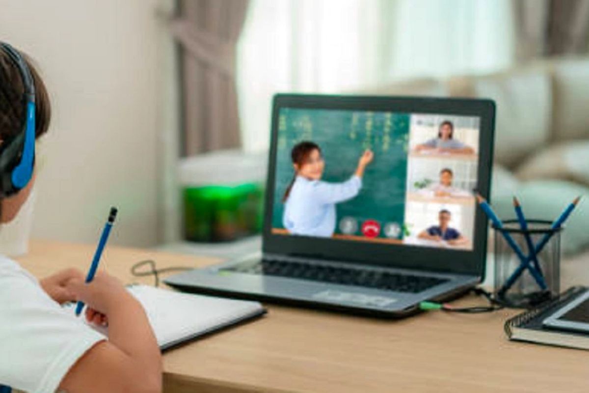 ऑनलाईन शिक्षणामुळे मुलांच्या डोळ्यांच्या आजारात वाढ? जाणून घ्या आजाराची लक्षणं, करा हा उपाय