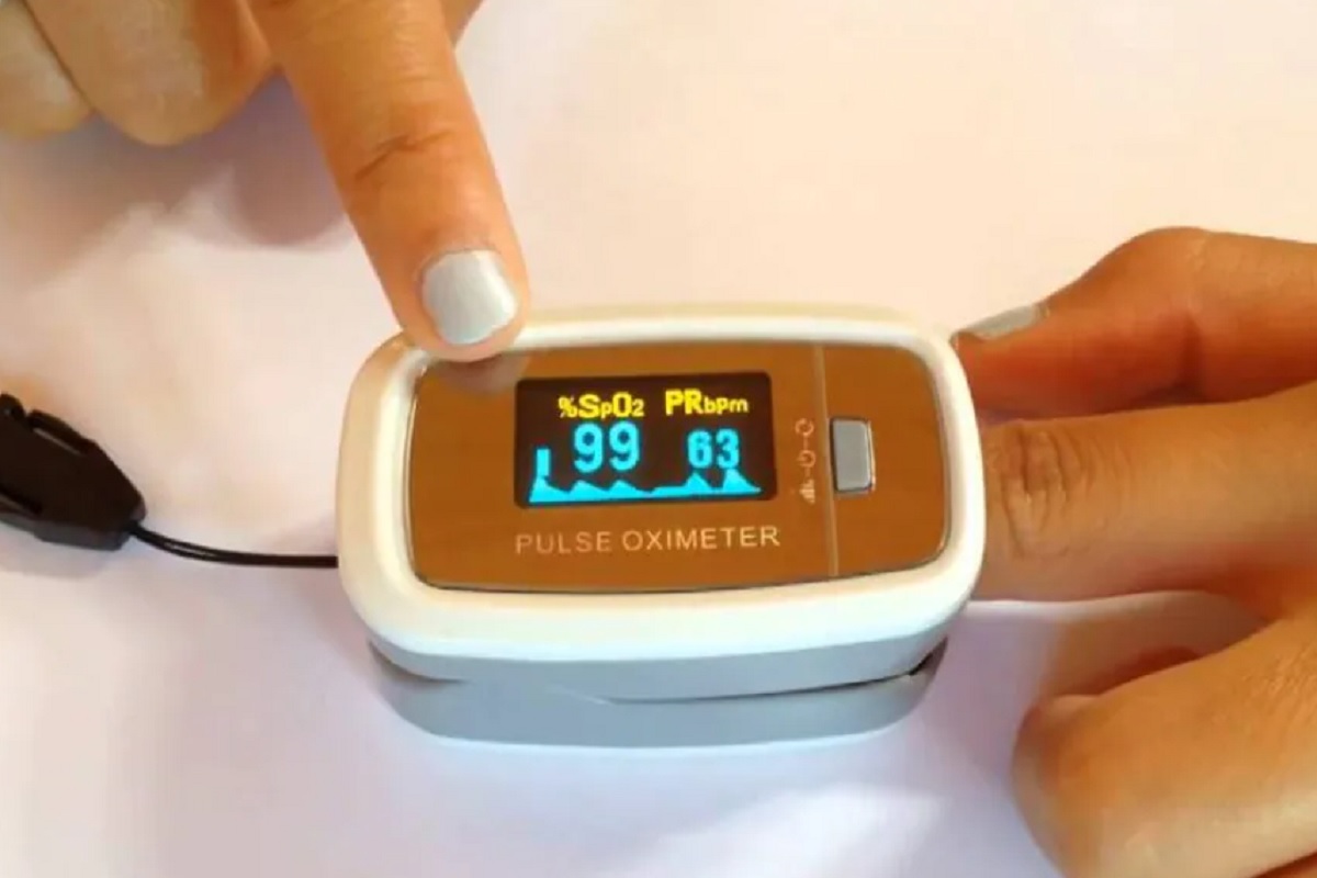 तुम्ही Oximeter चा चुकीचा वापर तर करत नाही ना? केंद्राने सांगितली योग्य पद्धत