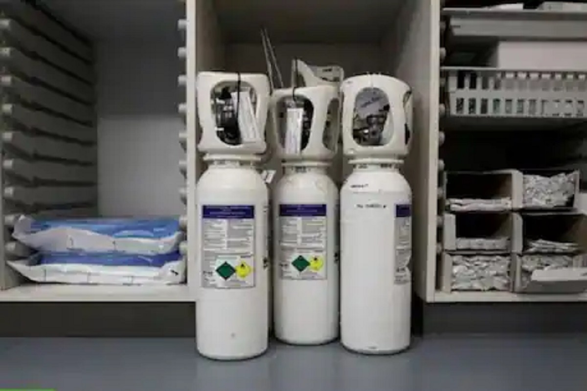 Explainer : देशात अचानक का निर्माण झाला ऑक्सिजनचा तुटवडा? त्यावर उपाय काय?