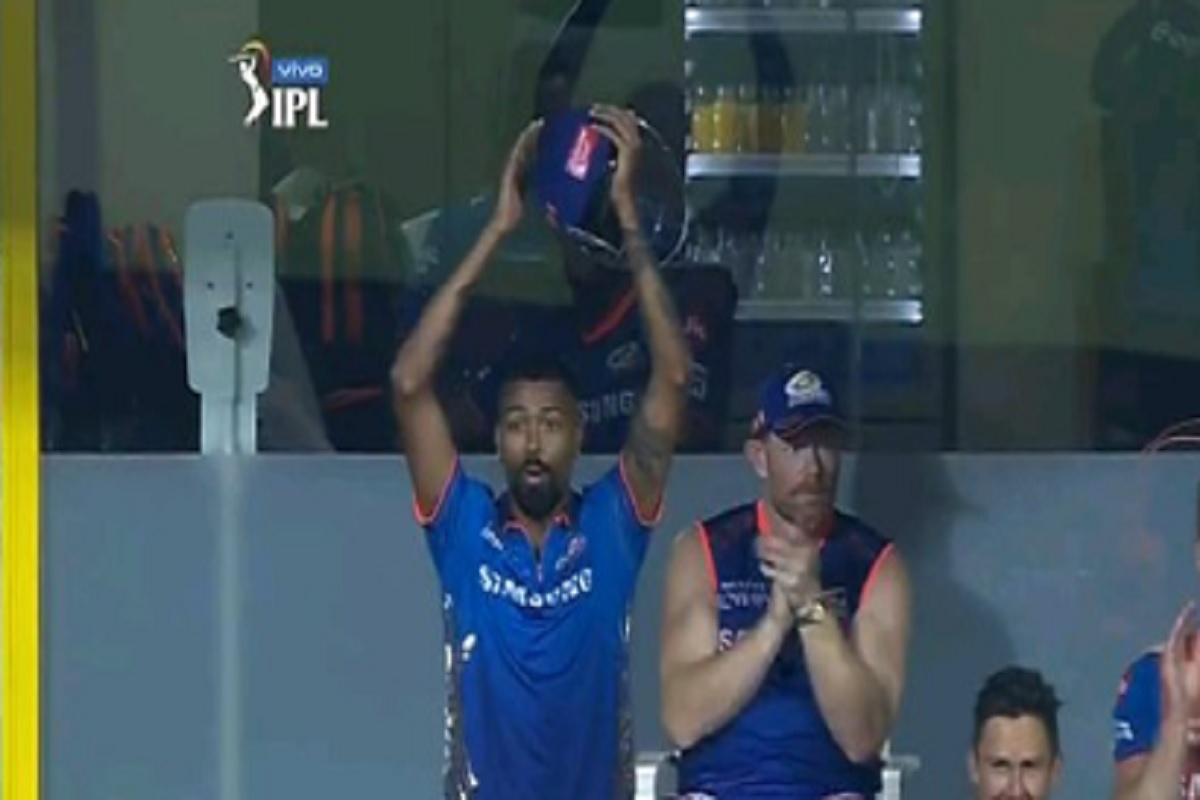 VIDEO: सूर्यकुमार यादवच्या आऊट ऑफ द पार्क सिक्सवर हार्दिक पांड्याची Reaction Viral