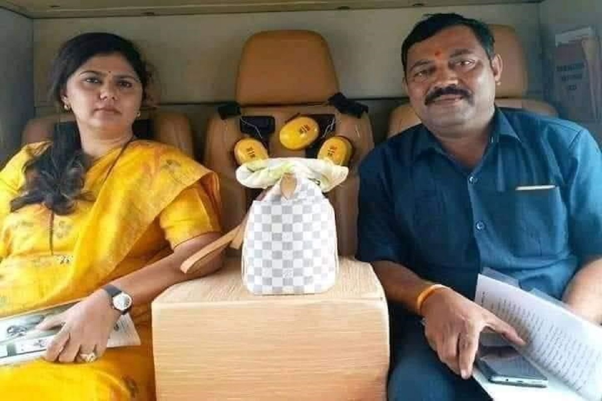 'माझा भाऊ दुष्ट कोरोनाने टिपला...', पंकजा मुंडेंच्या अंगरक्षक भावाचं निधन