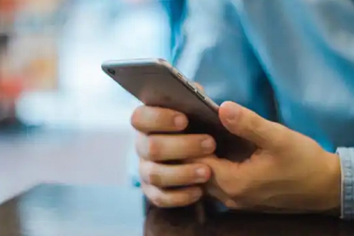 एकदा फोन फॉरवर्ड केल्यानंतर असा नंबर निवडा जो सेवेत नाही. यामुळे सर्व नको असलेले कॉल्स फॉरवर्ड होऊन त्या नंबरवर पोहचतील, जो सेवेत नाही. अशाप्रकारे नको असलेल्या कॉल्सपासून सुटका करू शकता.