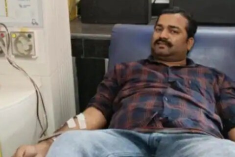 अकिल मन्सुरी या तरुणाने आतापर्यंत तब्बल 17 वेळा प्लाझ्मा दान केलं आहे. त्यामुळे धर्मापेक्षा मानवता श्रेष्ठ असल्याचं हे एक आदर्श उदाहरण ठरलं आहे.