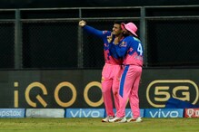 IPL 2021 : बिहू डान्सनंतर आता रियान परागचं 'सेल्फी सेलिब्रेशन' IPL 2021 : बिहू डान्सनंतर आता रियान परागचं 'सेल्फी सेलिब्रेशन'
