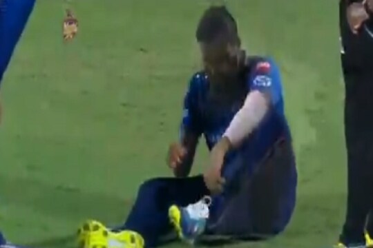 बॉल टाकण्यापूर्वीच रोहित शर्माला दुखापत; VIDEO व्हायरल