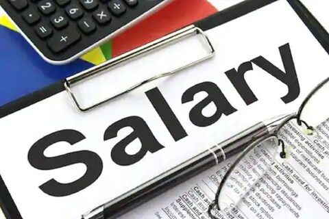 केरळ आणि महाराष्ट्रातील केंद्र सरकारच्या कर्मचाऱ्यांना (Central Government Employees) केंद्र सरकार सणासुदीच्या दिवसात गिफ्ट देणार आहे.