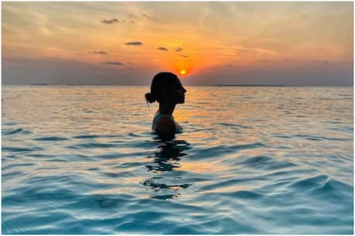 संजना गणेशननं शेअर केला Honeymoon चा फोटो, बुमराह म्हणतो...