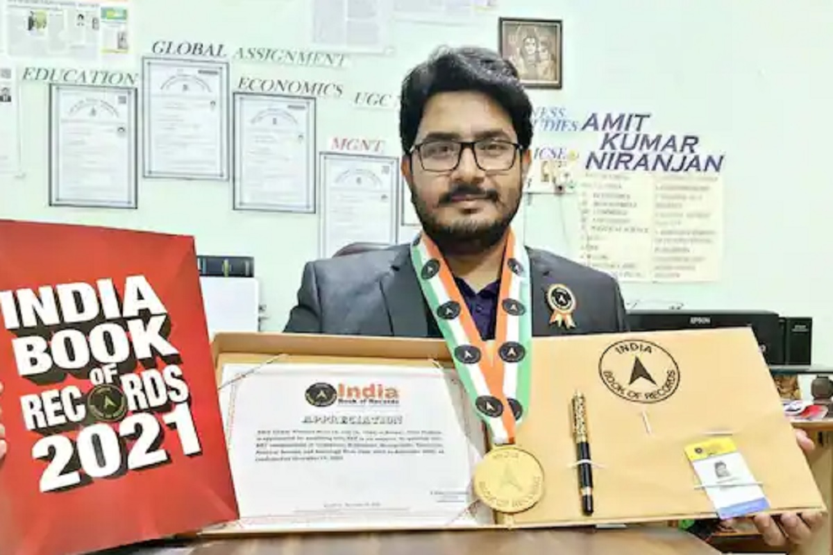 तरुण शिक्षकाने तोडले सर्व विक्रम, UGC-NET परीक्षा तब्बल 6 विषयांत उत्तीर्ण; इंडियाज बुक ऑफ रेकॉर्ड्समध्ये नोंद