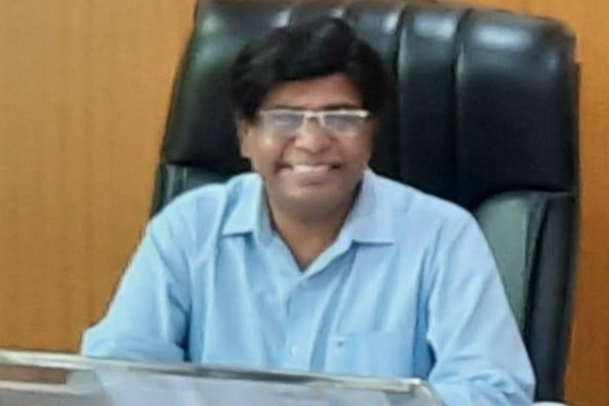 ठाण्यात मृतांच्या टाळूवरचं लोणी खाण्याचा प्रकार; व्हेंटिलेटरसाठी लाच घेणाऱ्या पालिका अधिकाऱ्याला अटक