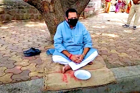 उदयनराजे भोसले यांनी शुक्रवारीच व्यापाऱ्यांच्या पाठिशी असल्याचं सांगत अगदी थेटपणे त्यांची भूमिका मांडली होती.