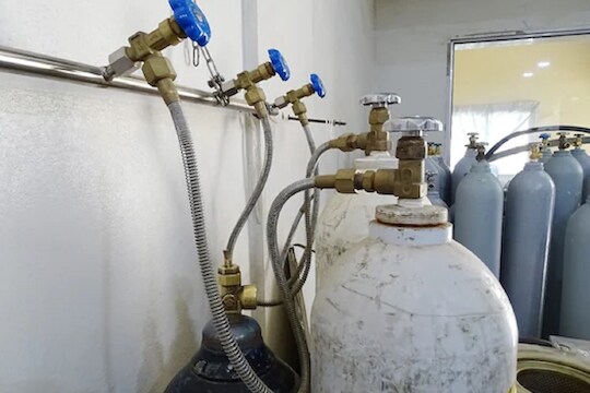 अवघ्या 1 रुपयात ऑक्सिजन, स्वत: कोरोना अनुभवलेल्या व्यापाऱ्याचा उपक्रम