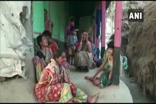 बंगालमध्ये मतदानादिवशी TMC कार्यकर्त्याची हत्या, आतापर्यंत आठ जणांना अटक बंगालमध्ये मतदानादिवशी TMC कार्यकर्त्याची हत्या, आतापर्यंत आठ जणांना अटक