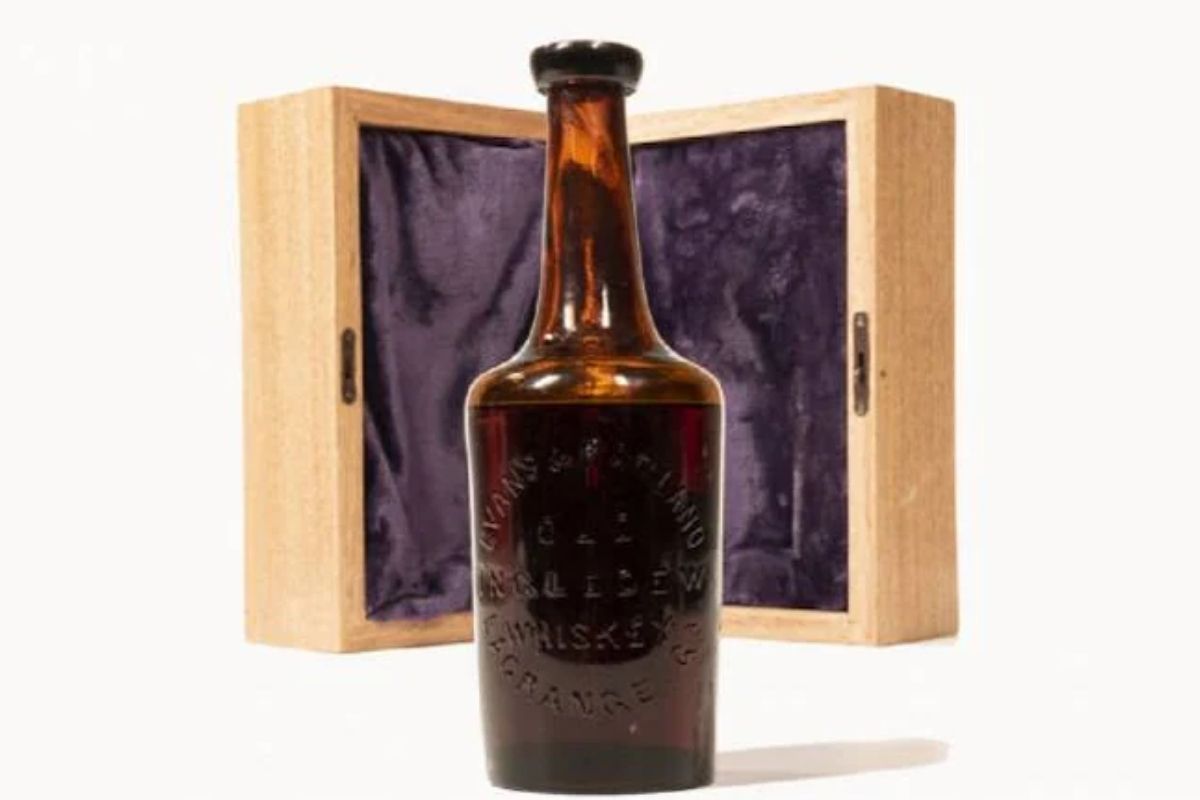 बापरे! व्हिस्कीच्या एका बॉटलनं अख्खं परराष्ट्र मंत्रालय लावलं कामाला; काय आहे प्रकरण?