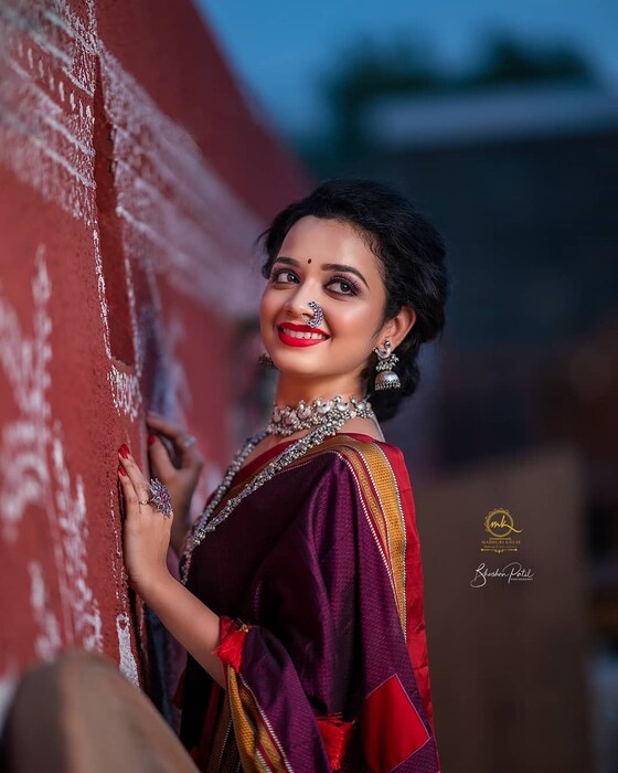 रश्मी मराठी टेलिव्हिझनचा एक नावाजलेला चेहरा आहे. अनेक मालिकांमधऊन रश्मी आजवर दिसली होती.