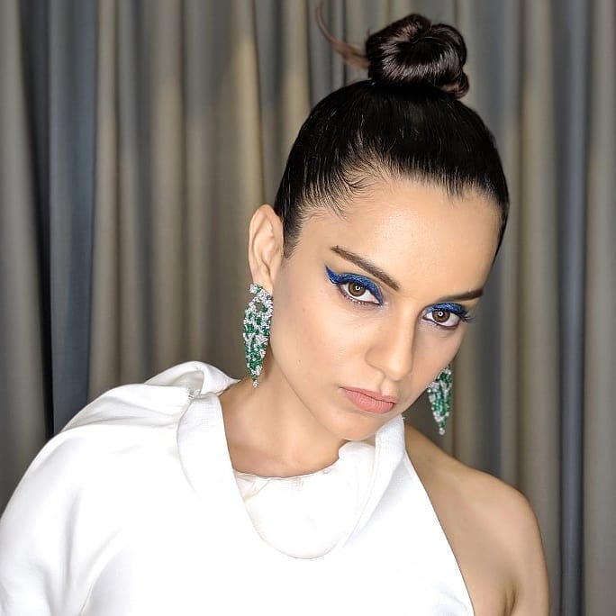 Cannes 2019 : వైట్ డ్రెస్లో యువరాణిలా కనిపిస్తోన్న కంగనా రనౌత్ Photo: Instagram.com/team_kangana_ranaut/ Cannes 2019 : వైట్ డ్రెస్లో యువరాణిలా కనిపిస్తోన్న కంగనా రనౌత్ Photo: Instagram.com/team_kangana_ranaut/