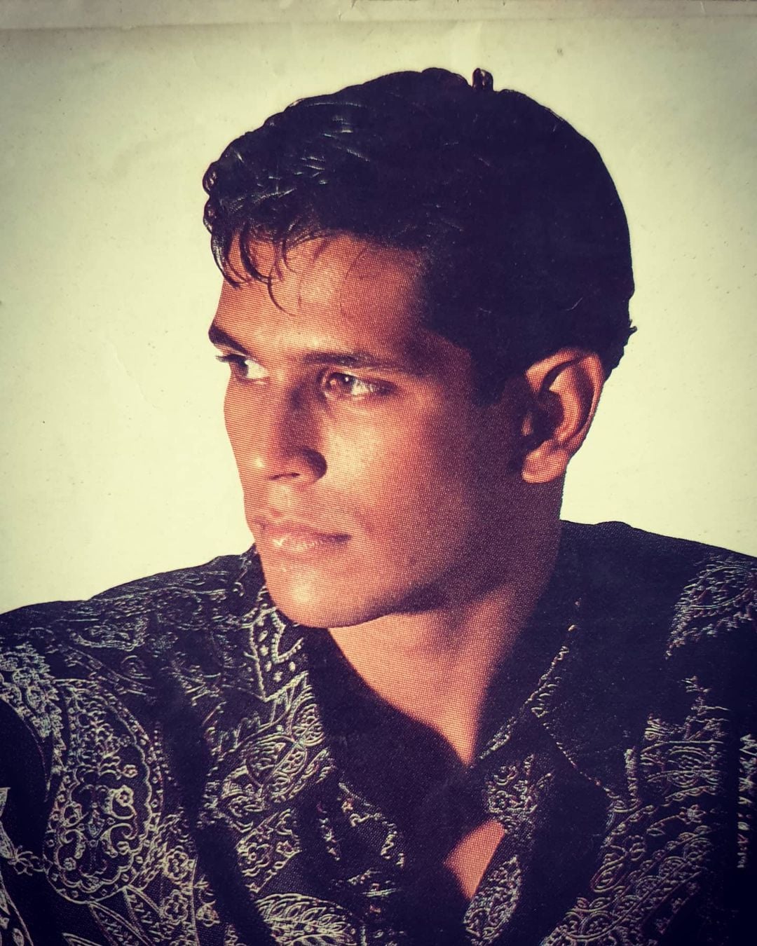 मॉडेल मधू सापरे सोबत न्युड फोटोशुट केल्याने काही वर्षापूर्वी मिलिंद ला कारवाईला सामोरं जावं लागलं होतं. मॉडेल मधू सापरे सोबत न्युड फोटोशुट केल्याने काही वर्षापूर्वी मिलिंद ला कारवाईला सामोरं जावं लागलं होतं.