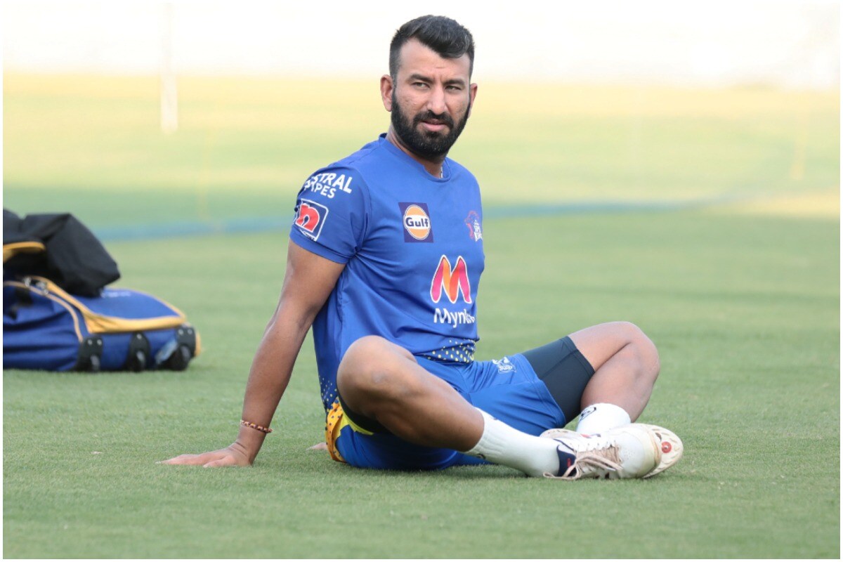 भारताच्या टेस्ट टीमची भिंत असलेल्या चेतेश्वर पुजाराला वनडे आणि टी-20 टीममध्ये स्थान मिळत नाही. आयपीएलमध्येही गेली कित्येक वर्ष त्याच्यावर कोणत्याच टीमने बोली लावली नाही. यावर्षी मात्र धोनीच्या चेन्नई सुपरकिंग्सने पुजाराला 50 लाख रुपयांच्या बेस प्राईजवर विकत घेतलं. (CSK Twitter) भारताच्या टेस्ट टीमची भिंत असलेल्या चेतेश्वर पुजाराला वनडे आणि टी-20 टीममध्ये स्थान मिळत नाही. आयपीएलमध्येही गेली कित्येक वर्ष त्याच्यावर कोणत्याच टीमने बोली लावली नाही. यावर्षी मात्र धोनीच्या चेन्नई सुपरकिंग्सने पुजाराला 50 लाख रुपयांच्या बेस प्राईजवर विकत घेतलं. (CSK Twitter)
