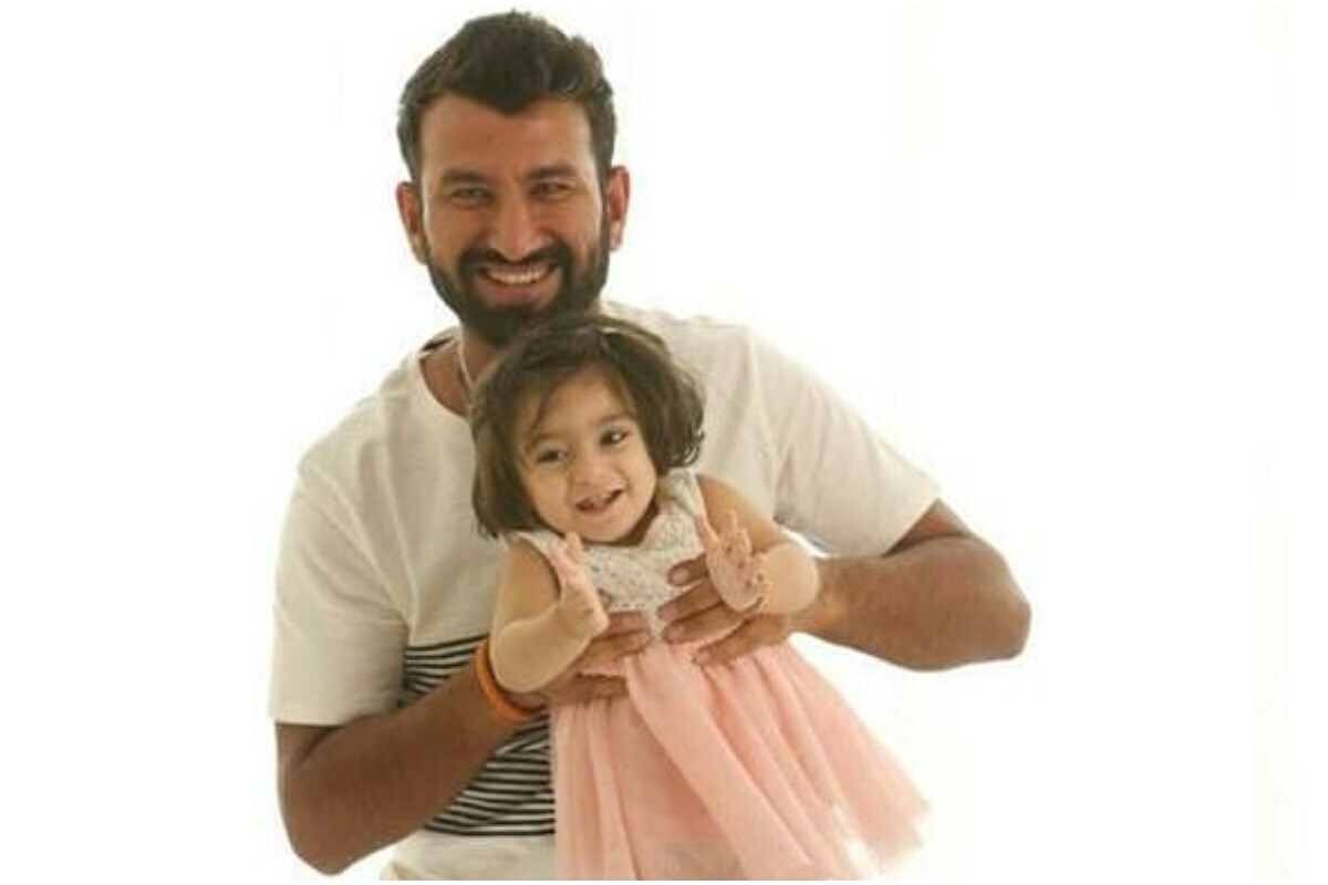 आयपीएलच्या मागच्या 6 मोसमांमध्ये पुजाराला कोणत्याही टीमने विकत घेतलं नव्हतं. 2014 साली पंजाबने पुजारावर बोली लावली होती. एवढा काळ कोणत्याच टीमने विश्वास न दाखवल्यामुळे आपल्याला त्रास झाल्याचं चेतेश्वर पुजारा म्हणाला आहे. (Cheteshwar Pujara/Instagram) आयपीएलच्या मागच्या 6 मोसमांमध्ये पुजाराला कोणत्याही टीमने विकत घेतलं नव्हतं. 2014 साली पंजाबने पुजारावर बोली लावली होती. एवढा काळ कोणत्याच टीमने विश्वास न दाखवल्यामुळे आपल्याला त्रास झाल्याचं चेतेश्वर पुजारा म्हणाला आहे. (Cheteshwar Pujara/Instagram)