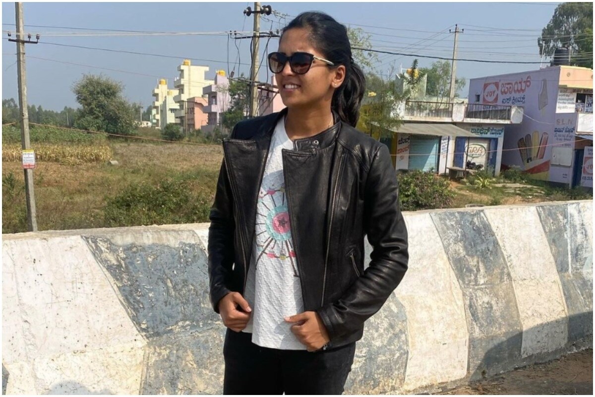 निवड समितीने पुढच्या महिन्या इंग्लंडमध्ये होणाऱ्या टेस्ट आणि वनडे सीरिजसाठी टीम इंडियाची घोषणा केली. या टीममध्ये वेदाला स्थान मिळालं नाही. यानंतर ऑस्ट्रेलियन क्रिकेटपटू लिसा स्थळेकरने दावा केला की, बीसीसीआयने वेदाशी संपर्कही केला नाही, तसंच तिला इंग्लंड दौऱ्यात निवडण्यात येणार नाही, हेदेखील तिला सांगण्यात आलं नाही. (Veda Krishnamurthy/Instagram) निवड समितीने पुढच्या महिन्या इंग्लंडमध्ये होणाऱ्या टेस्ट आणि वनडे सीरिजसाठी टीम इंडियाची घोषणा केली. या टीममध्ये वेदाला स्थान मिळालं नाही. यानंतर ऑस्ट्रेलियन क्रिकेटपटू लिसा स्थळेकरने दावा केला की, बीसीसीआयने वेदाशी संपर्कही केला नाही, तसंच तिला इंग्लंड दौऱ्यात निवडण्यात येणार नाही, हेदेखील तिला सांगण्यात आलं नाही. (Veda Krishnamurthy/Instagram)