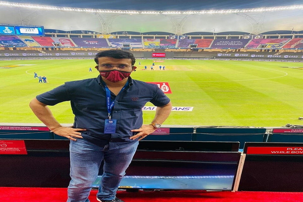 मुंबई, 19 मे : बीसीसीआय (BCCI) अध्यक्ष आणि टीम इंडियाचे माजी कॅप्टन सौरव गांगुली (Sourav Ganguly) सध्या खूप व्यस्त आहेत. आयपीएल स्पर्धा (IPL 2021) स्थगित झाल्यानंतर उर्वरित सामन्यांच्या आयोजानी तयारी गांगुली करत आहेत. (सौरव गांगुली इन्स्टाग्राम)