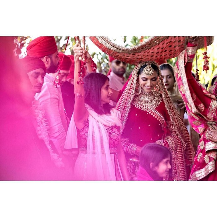 या लोकप्रिय कपलची या वर्षी 3री वेडींग अॅनिव्हर्सरी असणार आहे. दोघेही लवकरच '83' या चित्रपटात दिसणार आहेत.