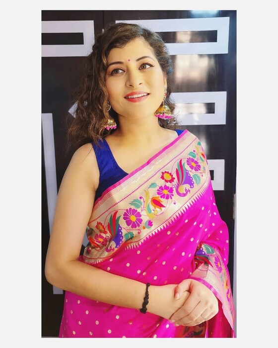 पं. हृदयनाथ मंगेशकर आणि सुरेश वाडकर यांच्याकडून सावनीने गायनाचे धडे घेतले आहेत.