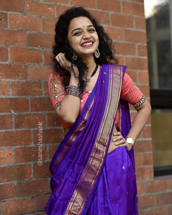 पुण्यात रश्मीने आपल्या करिअरला सुरुवात केली होती.