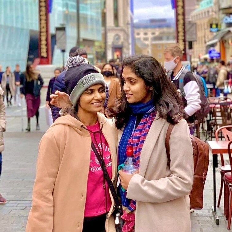 आर्ची म्हणजेच अभिनेत्री रिंकू राजगुरूचं सुद्धा तिच्या आईशी खुपचं घट्ट नात आहे. ती सतत आपल्या आईसोबत दिसून येते. आर्ची म्हणजेच अभिनेत्री रिंकू राजगुरूचं सुद्धा तिच्या आईशी खुपचं घट्ट नात आहे. ती सतत आपल्या आईसोबत दिसून येते.