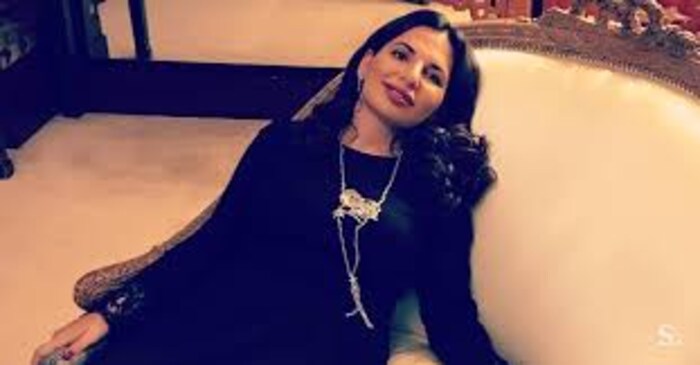 रुजा इग्नातोवा (Ruja Ignatova) हिने ऑक्सफर्ड विद्यापीठातून शिक्षण घेतलं आणि जर्मनीच्या एका विद्यापीठातून पीएचडी केली. तिने सांगितलं की, पीएचडी केल्यानंतर तिने मॅकेंजी अॅण्ड कंपनीसोबत काम केलं आहे. ही जगातील प्रसिद्ध बिजनेस कन्सल्टिंग कंपनी आहे. 