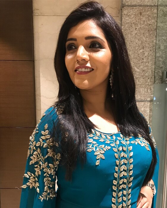 त्यानंतर मुक्ताने छोट्या पडद्यावर पदार्पण केलं. घडलय बिघडलय ही मुक्ताची पहिली मालिका होती.