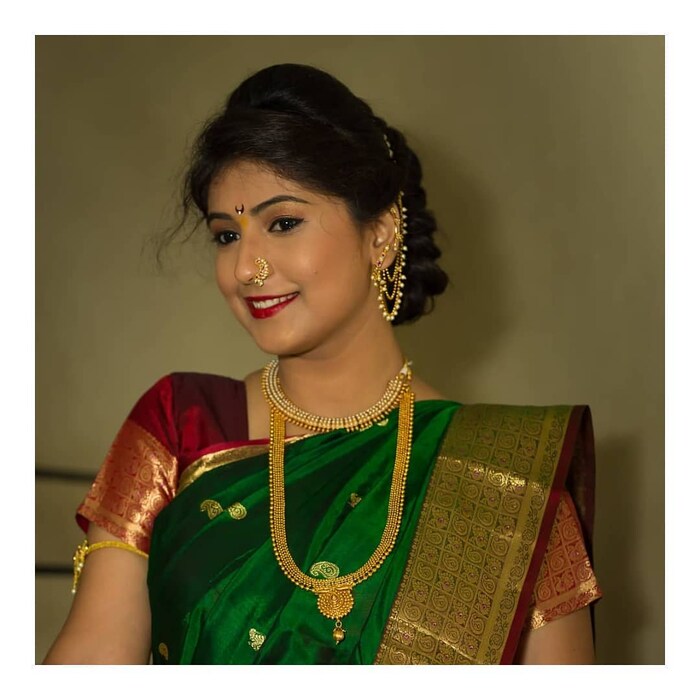 श्रुतीला कॉलेज जीवनापासून अभिनयाची आवड होती. तिने नाटकांपासून करिरला सुरूवात केली होती.
