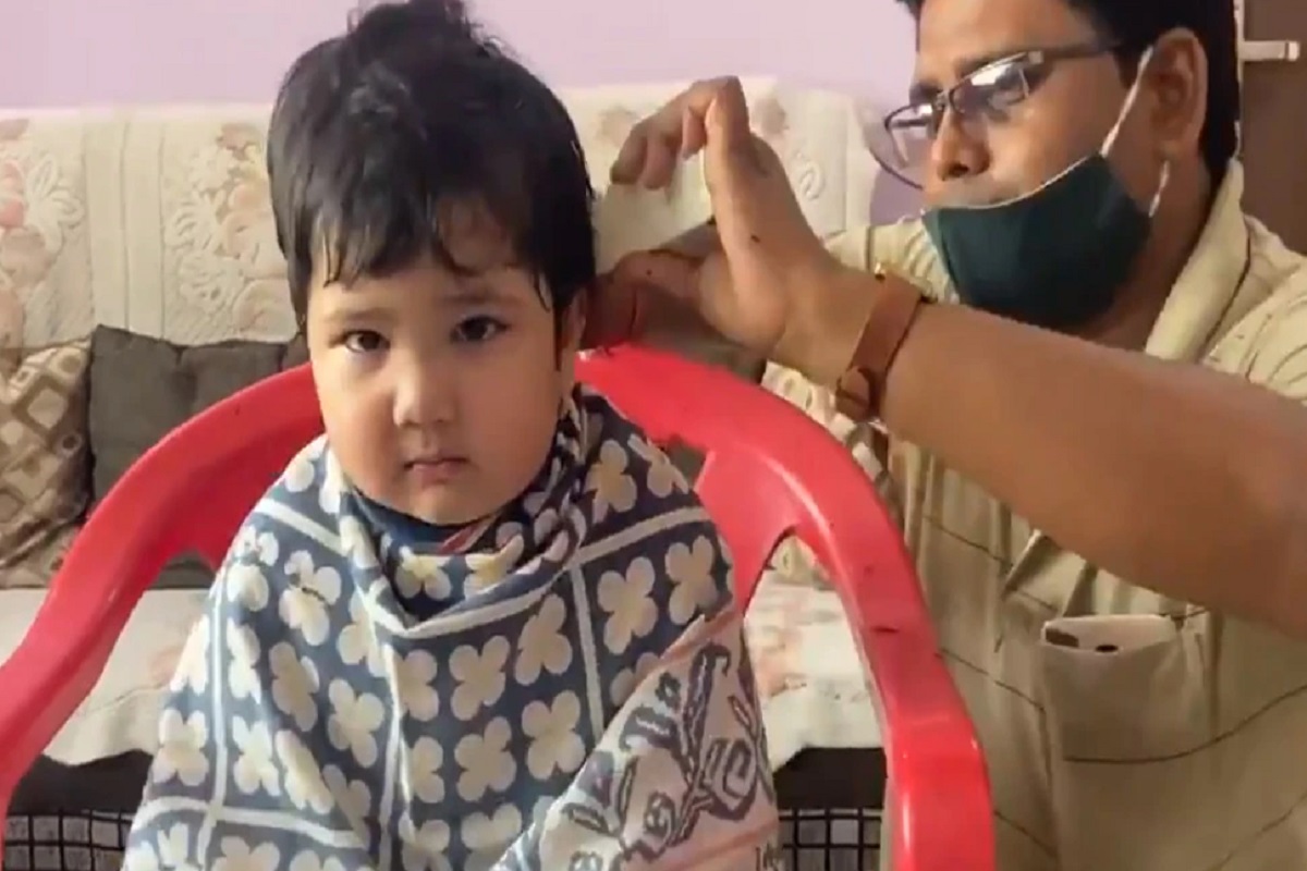 'मैं आपको उडा डालूंगा', नागपूरच्या 'त्या' क्युट चिमुकल्याचा केस कापताना नवा VIDEO पाहिलात का?