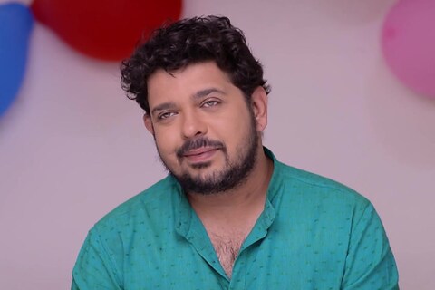 ‘अग्गबाई सुनबाई’ (Aggabai Sunbai) या मालिकेत सोहम म्हणून काम करत असणारा अभिनेता अद्वैत दादरकर (Adwait Dadarkar) त्याच्या मालिकेंमुळे नेहमीच चर्चेत असतो.