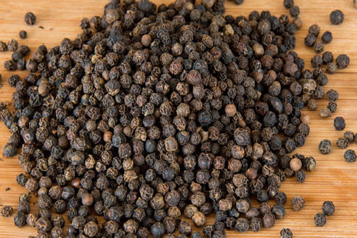 खाण्यापेक्षा केसांना लावा काळी कोंडा जाईल निघून.