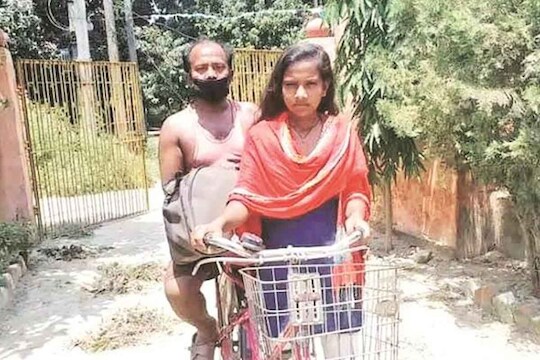 सायकल गर्ल ज्योतीला पितृशोक, वडिलांचं हृदयविकाराच्या झटक्यानं निधन