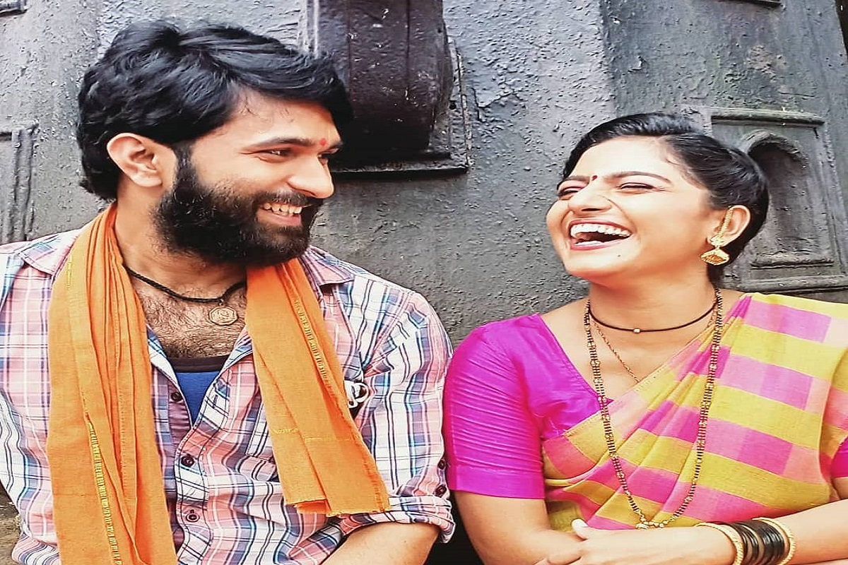 सहकुटुंब सहपरिवार : अंजी-पश्याचा रोमान्स VIDEO VIRAL; पश्याला केलं किस