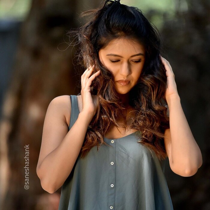 यानंतर तिला तिचा आवडता गायक कोण असा देखील प्रश्न विचारण्यात आला होता. (Gautami Deshpande/Instagram)