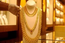 Gold Price Today: अक्षय्य तृतीयेदिवशी उतरलं सोनं, सातत्याने कमी होतायंत किंमती
