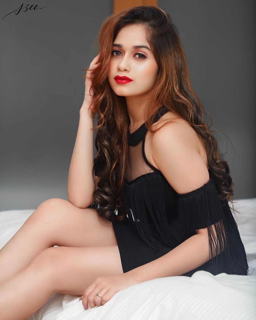 या मालिकेत तिनं पंक्ती ही मुख्य व्यक्तिरेखा साकारली होती. परंतु या मधील एका किसिंग सीनमुळं तिचं करिअर एकाएकी संपणार होतं. (Jannat Zubair Rahmani/Instagram) या मालिकेत तिनं पंक्ती ही मुख्य व्यक्तिरेखा साकारली होती. परंतु या मधील एका किसिंग सीनमुळं तिचं करिअर एकाएकी संपणार होतं. (Jannat Zubair Rahmani/Instagram)