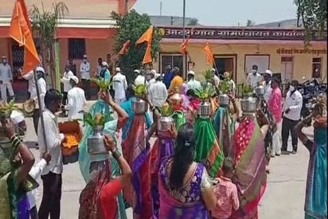 चोंभादेवीचा उत्सव साजरा करणं कुरवंडी गावातील नागरिकांच्या अंगलट आलं आहे. कारण, पोलिसांनी या प्रकरणी गावातील 80 ते 90 जणांवर गुन्हा दाखल केला आहे.