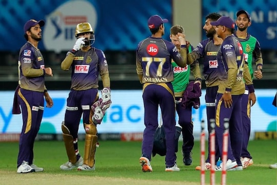 IPL 2021: KKR च्या 2 खेळाडूंना कोरोनाची लागण, RCB विरुद्धच्या मॅचवर मोठं संकट