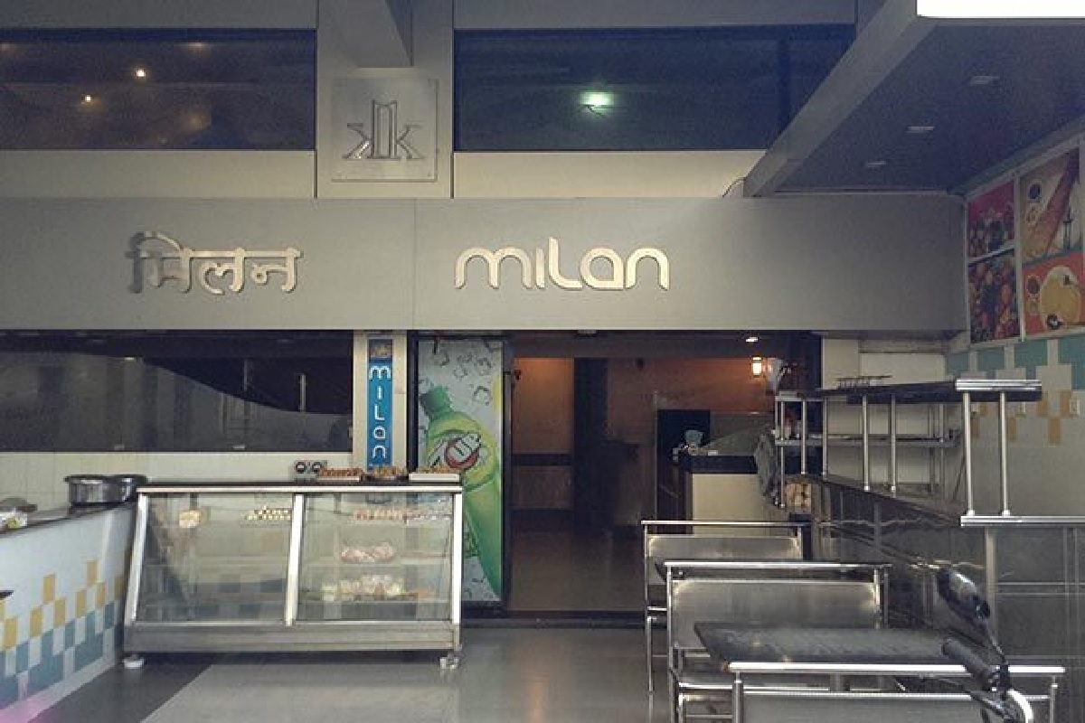 नियमांचं उल्लंघन करणं पुण्यातल्या हॉटेल चालकाच्या अंगाशी, भरला दंड