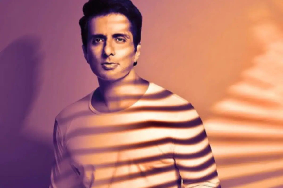 'सोनू सूदवर आयकर धाडी म्हणजे रडीचा डाव, हा पोरखेळ एकदिवस अंगावर उलटेल', शिवसेनेचा केंद्रावर निशाणा