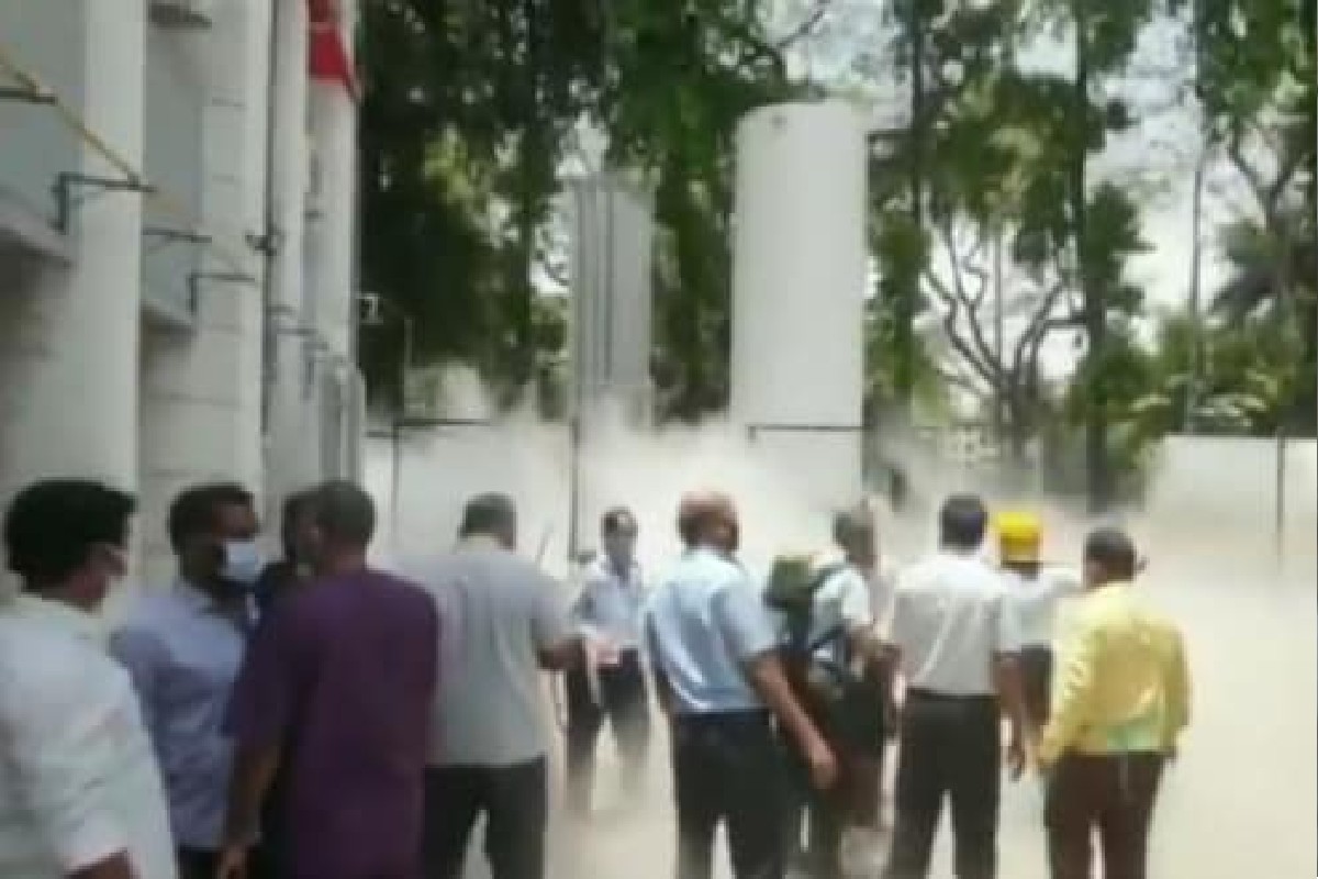 Nashik Oxygen tank leak incident: चौकशी समितीच्या अहवालात पालिकेला क्लीन चीट?