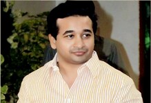 सरकारच्या स्तुतीसाठी कलाकारांना पैसे, सेना भवनातून जातात फोन, नितेश राणेंचे आरोप सरकारच्या स्तुतीसाठी कलाकारांना पैसे, सेना भवनातून जातात फोन, नितेश राणेंचे आरोप