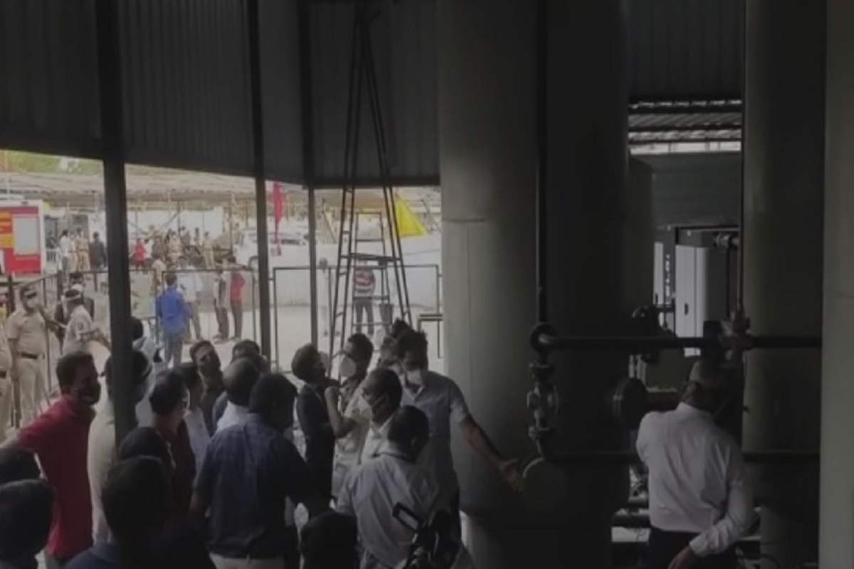 दुर्घटनेचं सत्र सुरूच; उद्घाटनानंतर अवघ्या महिन्याभरातच कोविड सेंटरमधील ऑक्सिजन प्लांटमध्ये बिघाड