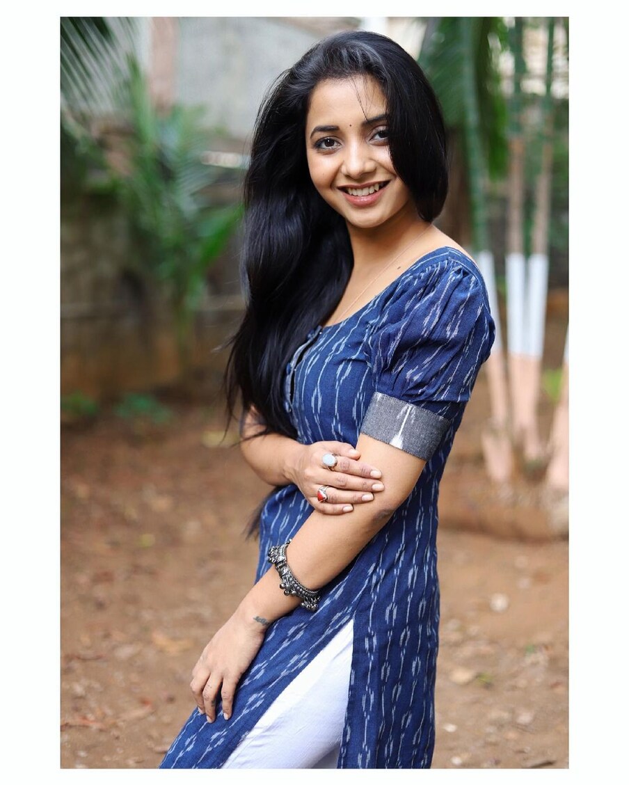 या फोटोंवर चेन्नई सुपर किंगमधील ऋतुराज गायकवाड यानं देखील कॉमेंट केली होती.