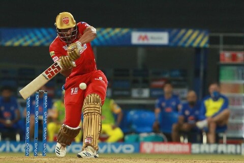 कोरोना व्हायरसमुळे आयपीएल स्पर्धेला (IPL 2021) स्थगित करावे लागले. आयपीएलच्या पहिल्या टप्प्यात 60 पैकी 29 मॅच झाल्या आहेत. या कालावधीमध्ये अनेक तरुण खेळाडूंनी त्यांचा ठसा उमटवला आहे.