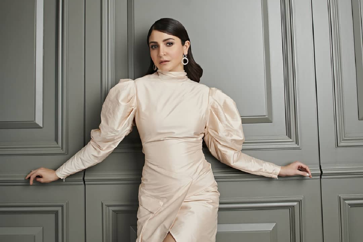 'बसपन का प्यार' गाण्याने उडवली अनुष्का शर्माची झोप; पोस्ट शेयर करत म्हणाली...